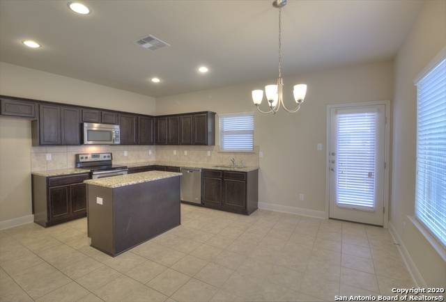 Schertz, TX 78108-3480,513 LIVINGSTON DR