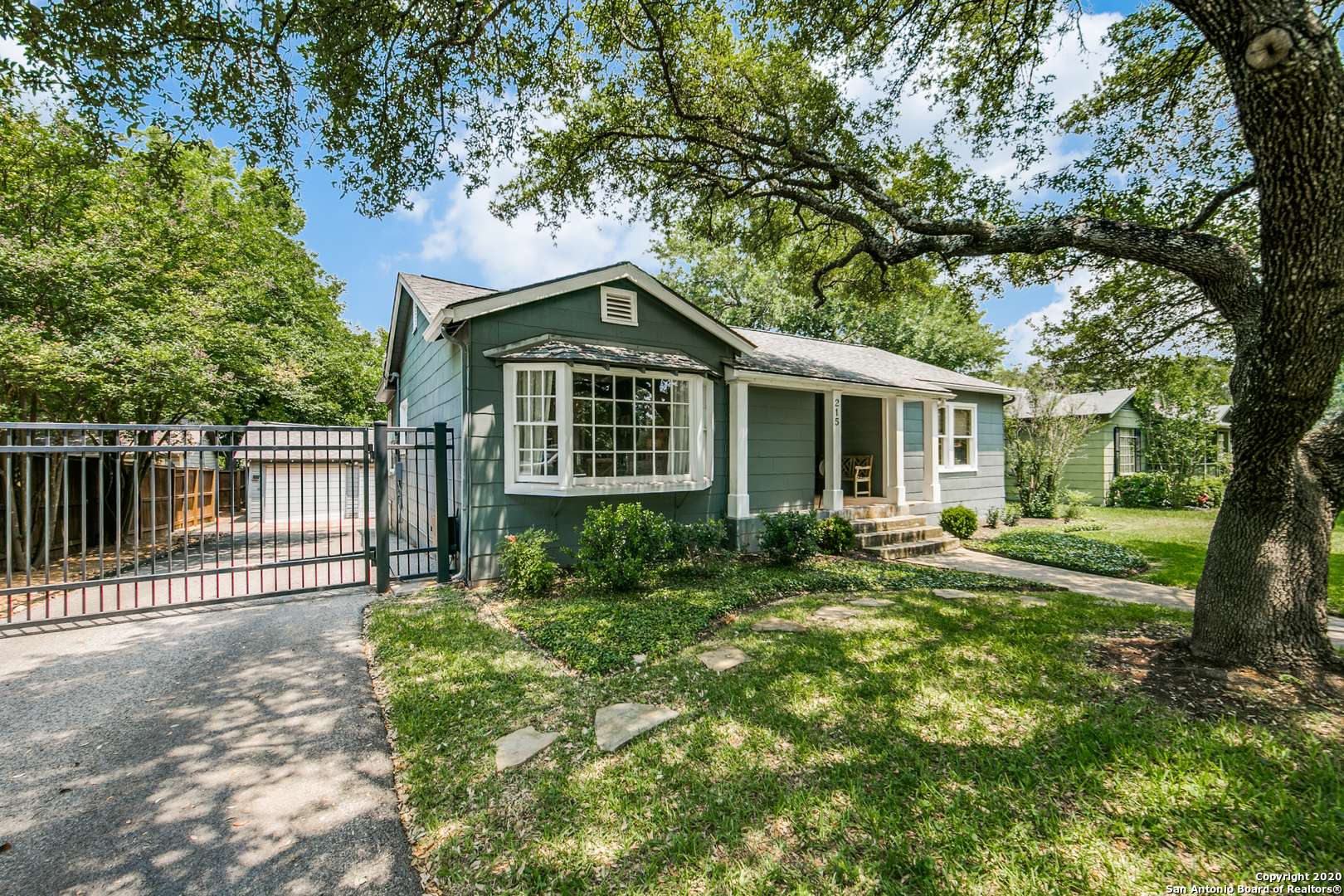 San Antonio, TX 78209-3314,215 BRIGHTWOOD PL