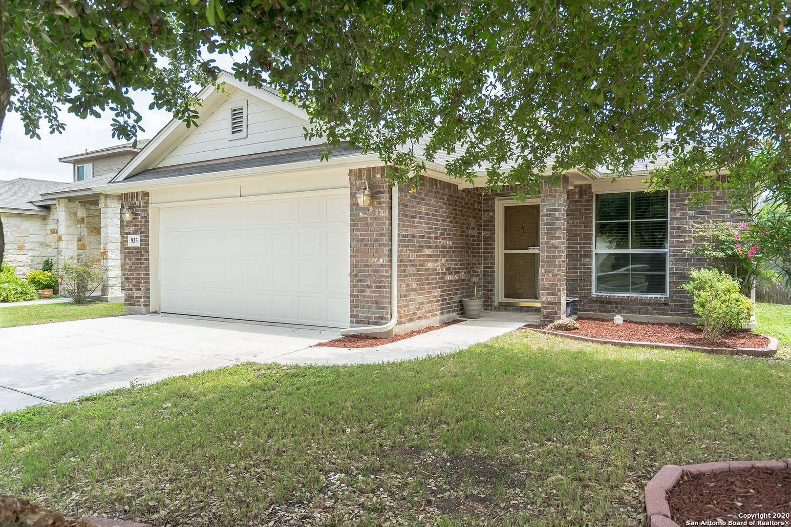 New Braunfels, TX 78130-3476,933 LAUREN ST