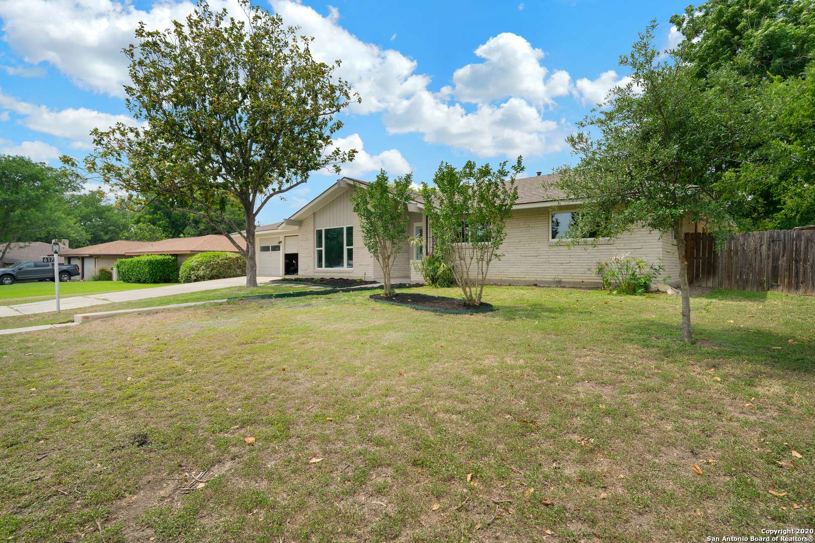 Windcrest, TX 78239-2534,617 FENWICK DR