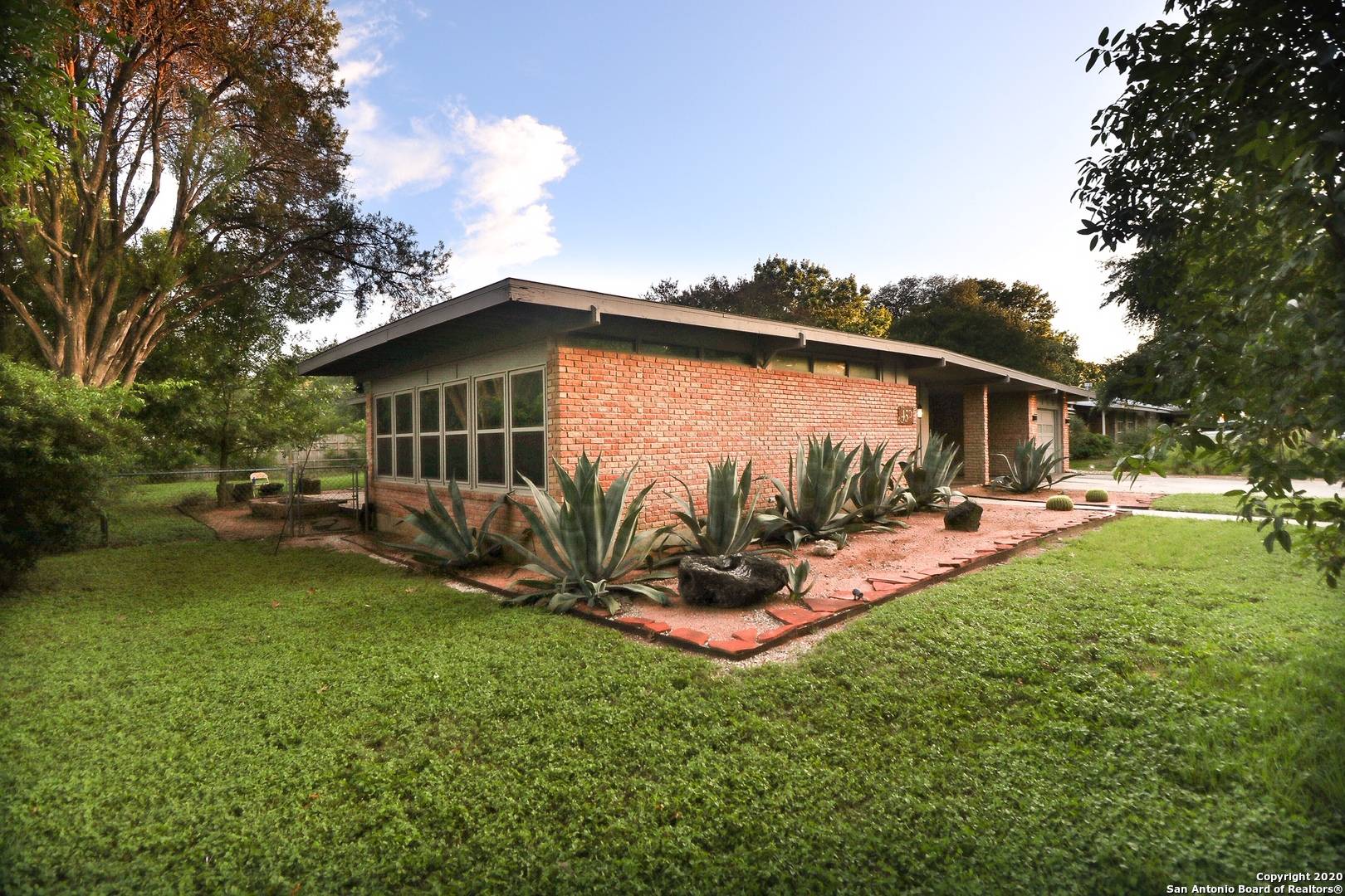 San Antonio, TX 78209-2427,450 LARAMIE DR