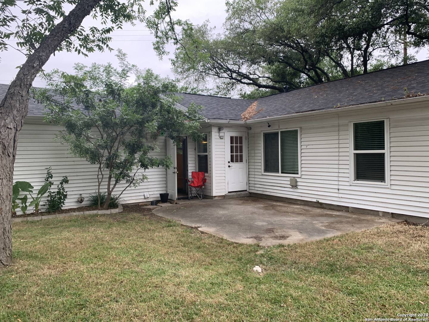 San Antonio, TX 78209-2024,2002 EDGEHILL DR