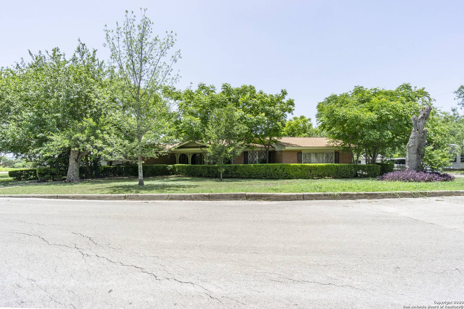 San Antonio, TX 78223-1219,343 BONNELL DR