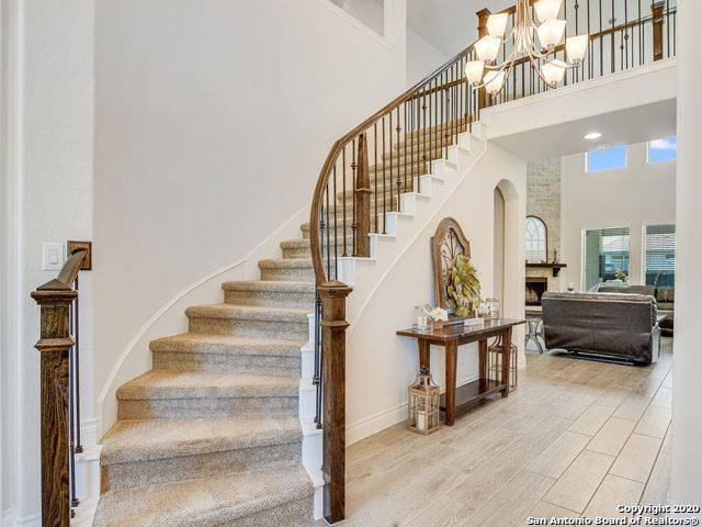 Fair Oaks Ranch, TX 78015-4160,7986 VALLEY CRST