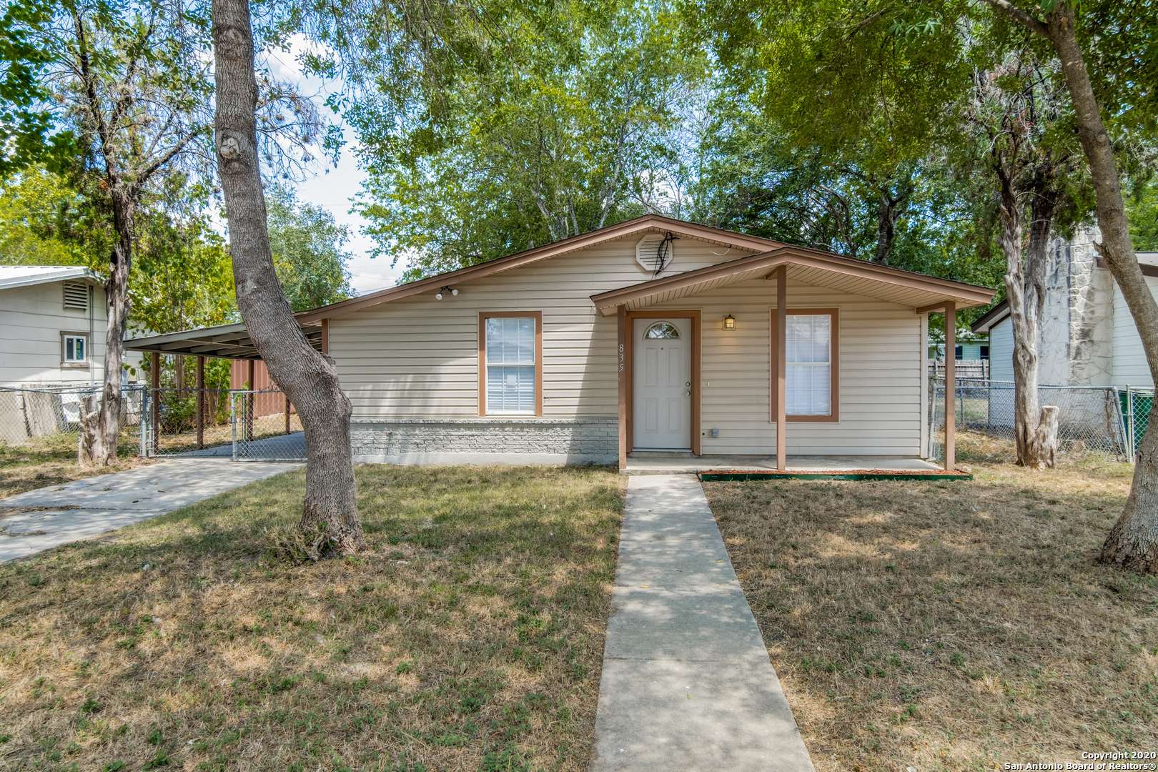 San Antonio, TX 78221-3040,835 DEELY PL