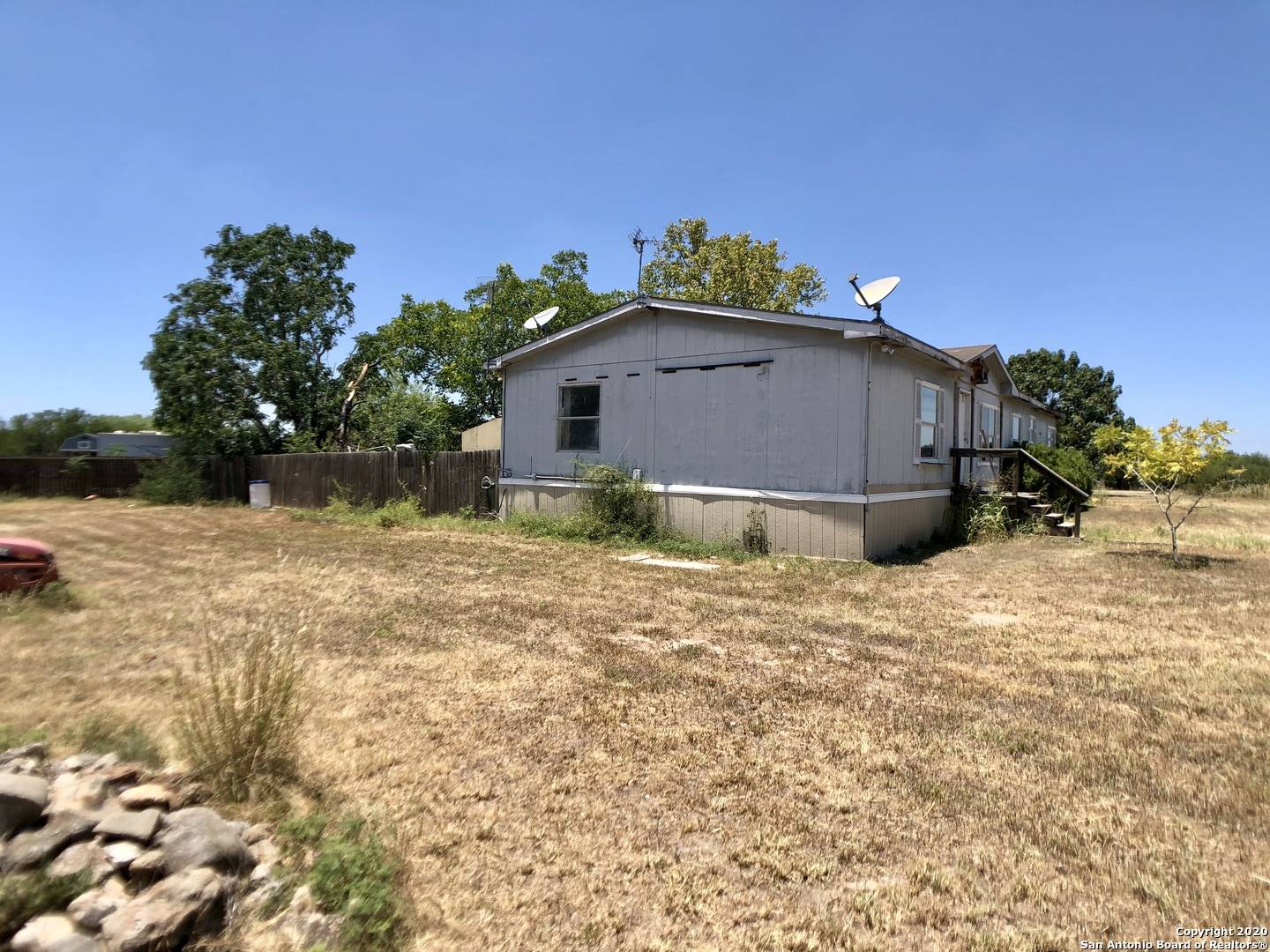 Castroville, TX 78009-2114,306 COUNTY ROAD 573
