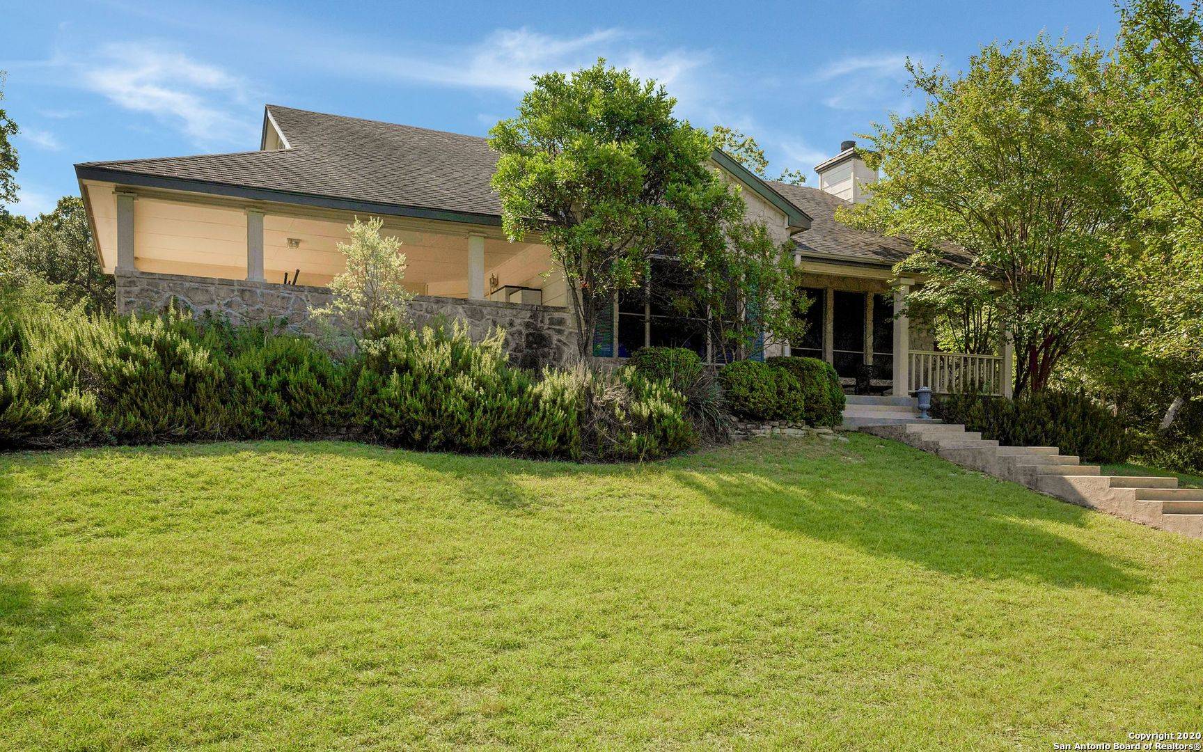 Boerne, TX 78006-5738,611 PLEASANT VALLEY DR