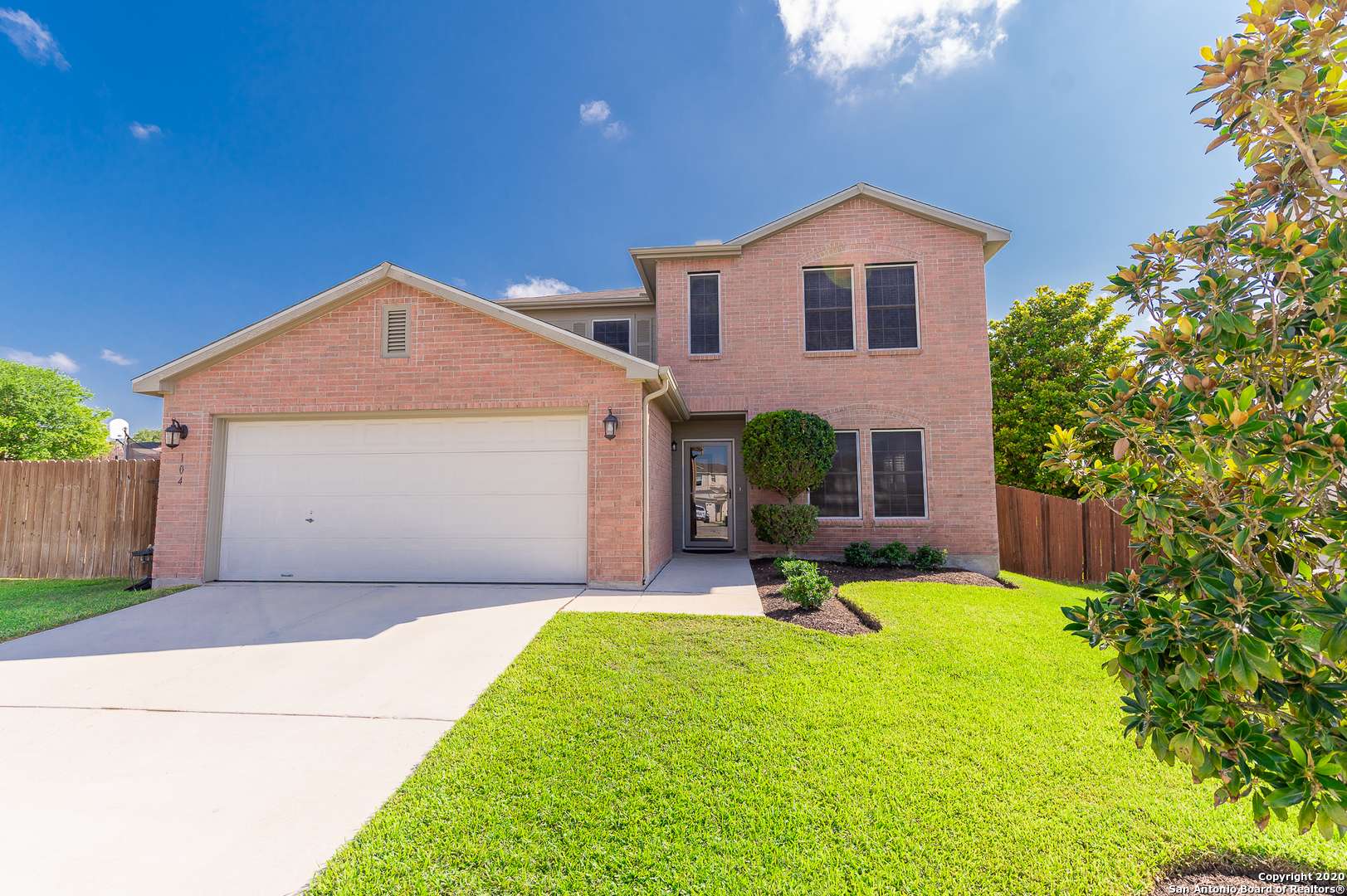 Cibolo, TX 78108-3273,104 WILLOW HL