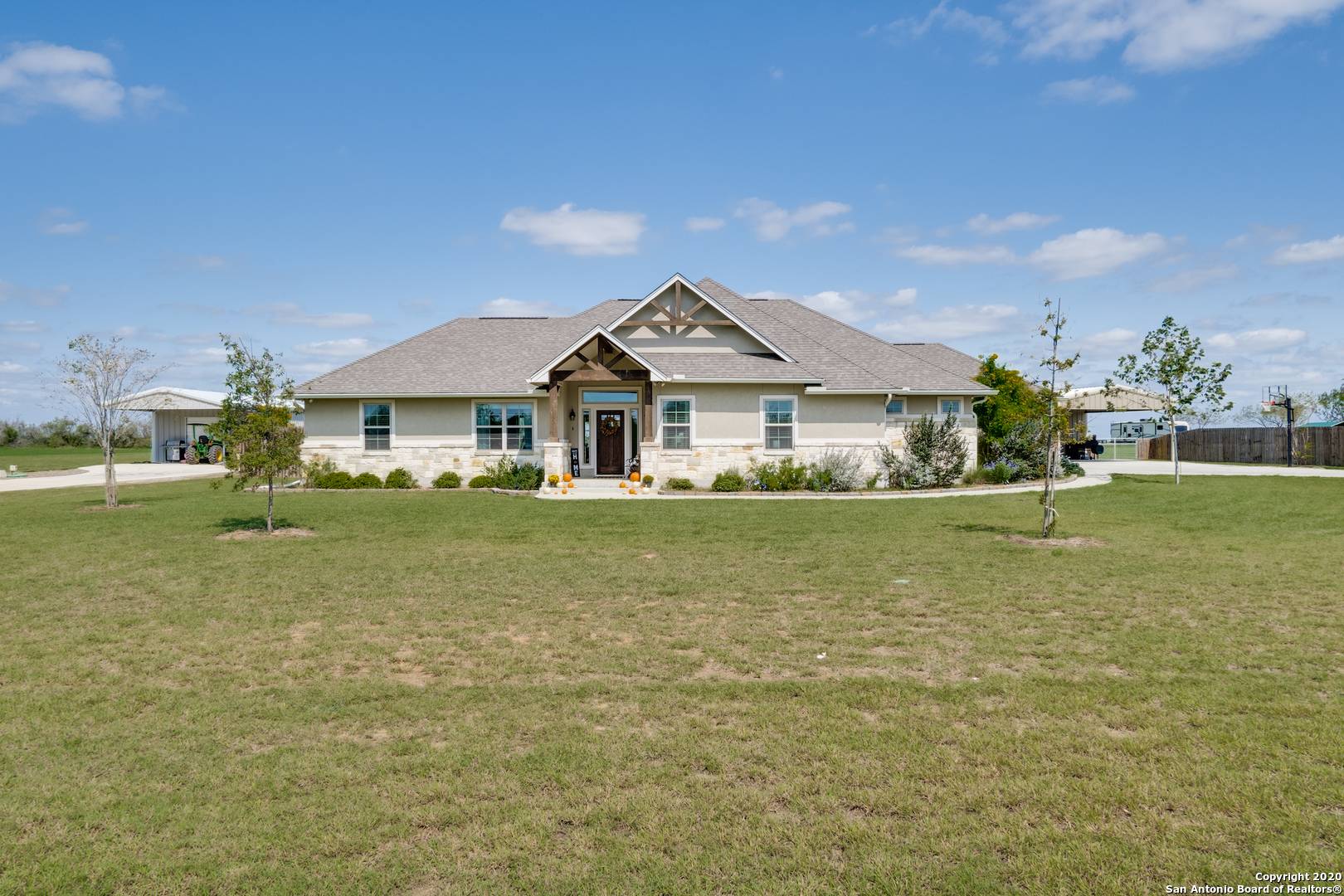 Floresville, TX 78114-3351,188 GENTLE BREEZE