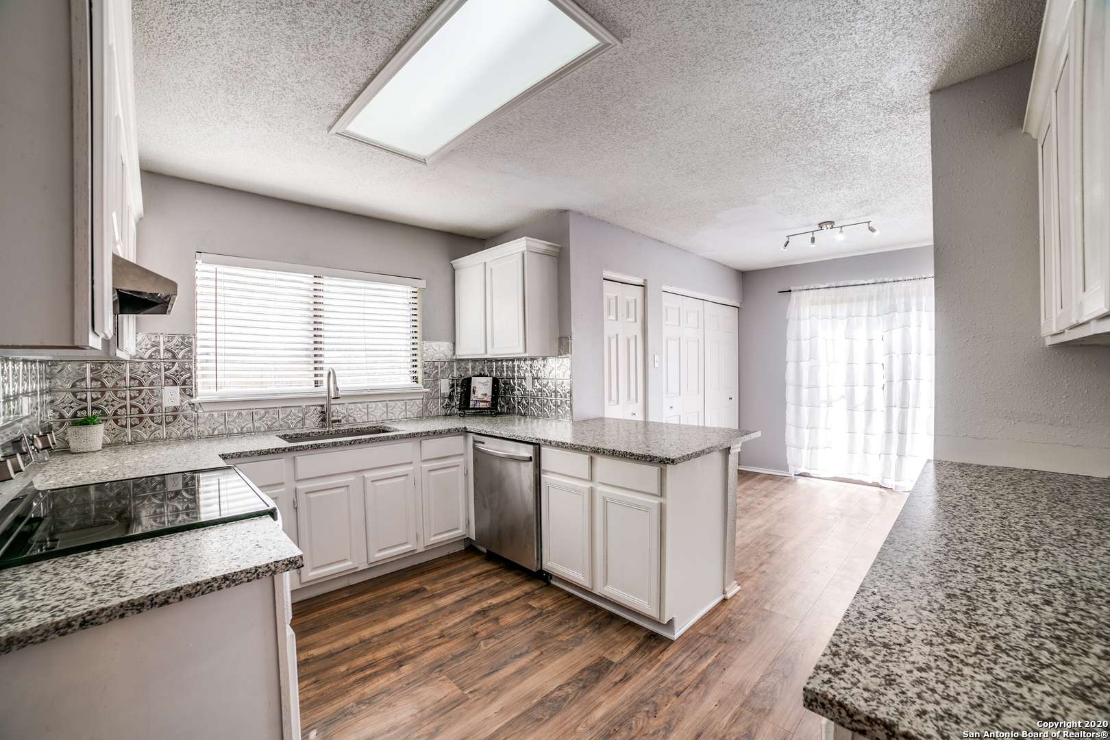 Hondo, TX 78861-3436,1505 32ND ST