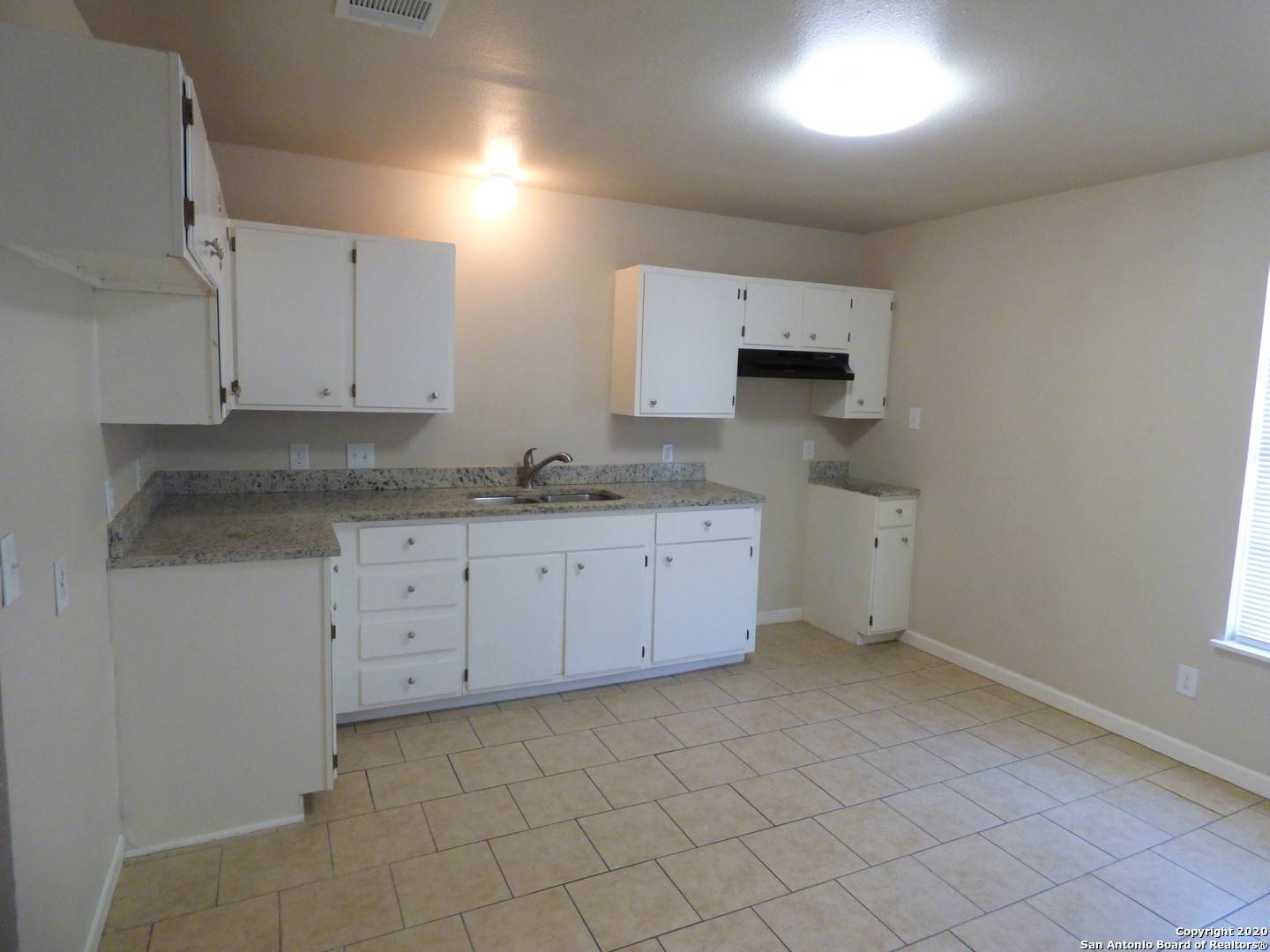 San Antonio, TX 78221-3326,631 DEELY PL