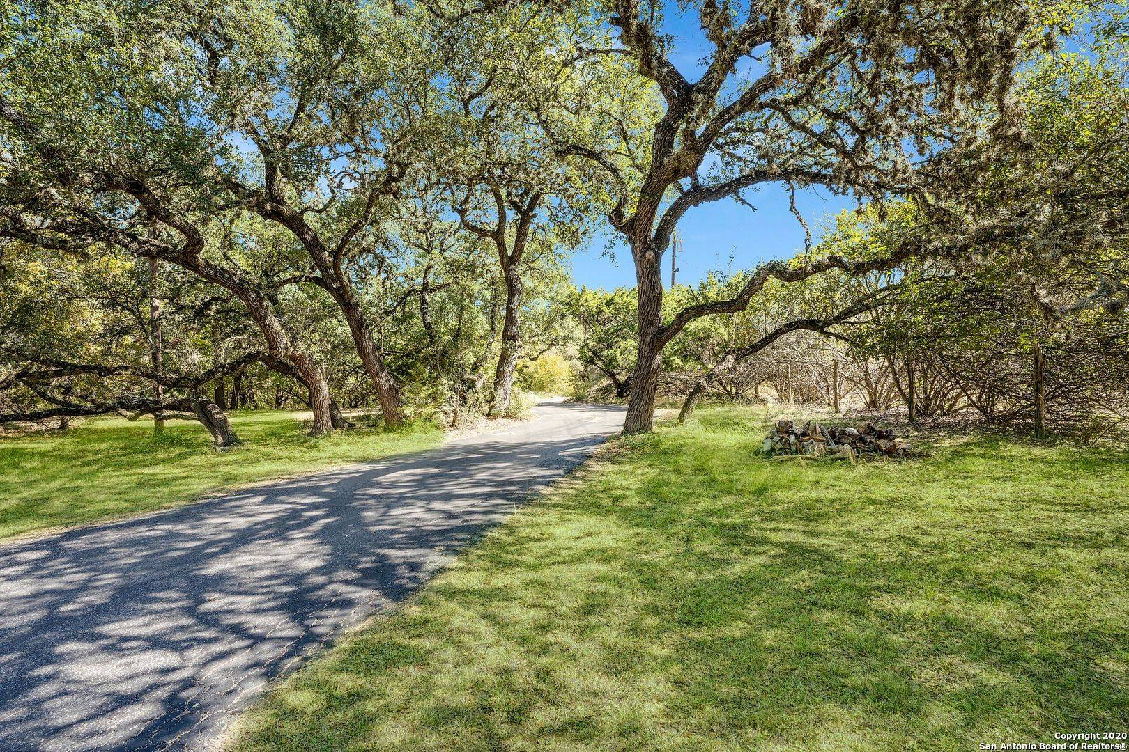 Boerne, TX 78006-5734,210 PLEASANT VALLEY DR