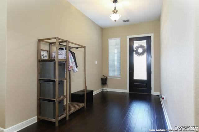 Castroville, TX 78009-3831,187 MARY ELLA DR