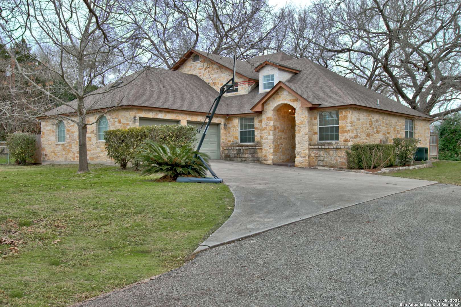 Seguin, TX 78155-7018,300 GUADALUPE RIVER DR