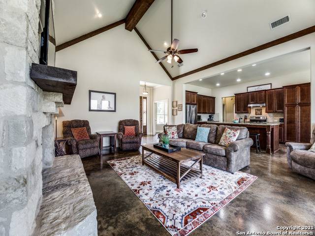 Boerne, TX 78006,205 White Oak Trail