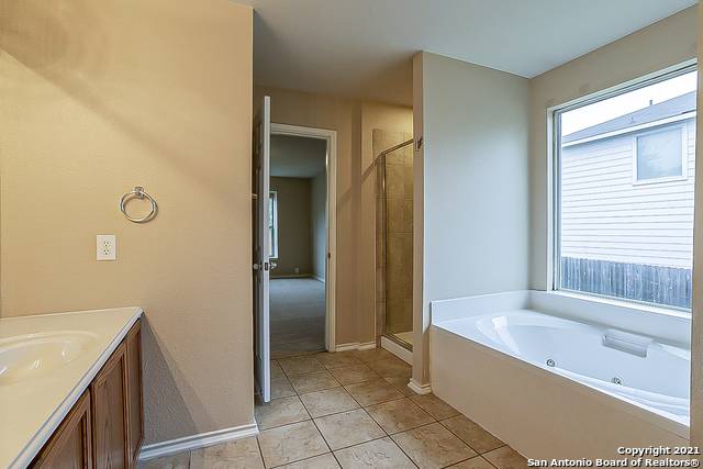 Selma, TX 78154-3858,15815 HASTINGS PARK