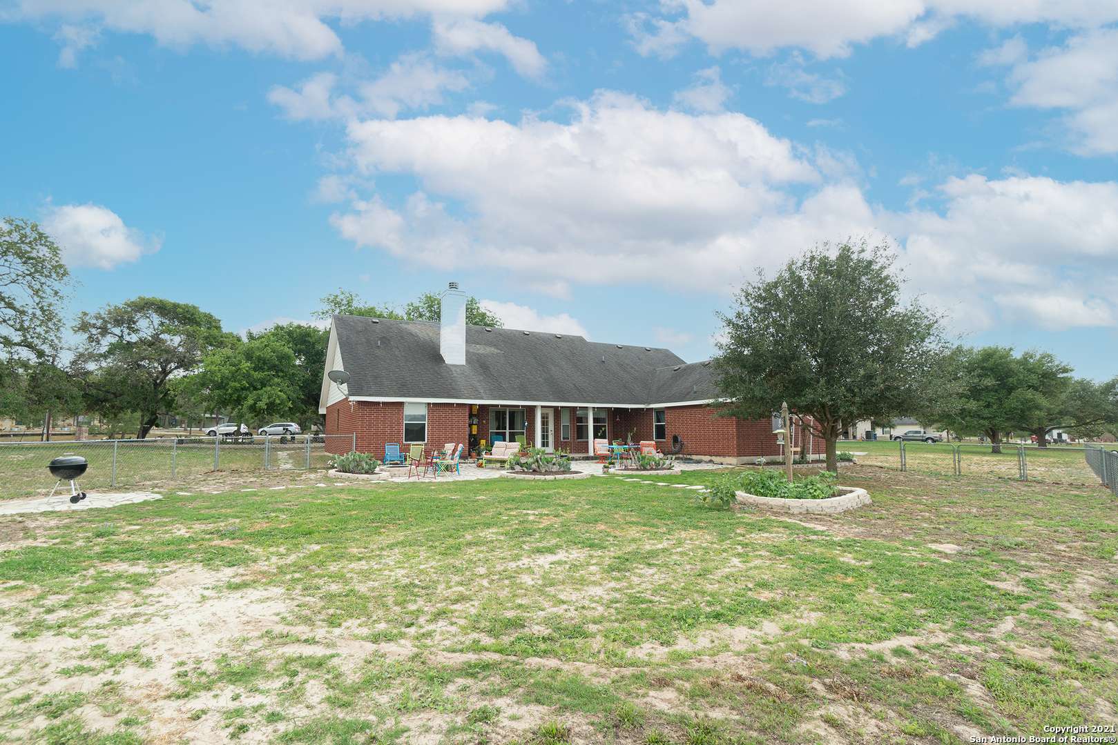 La Vernia, TX 78121,1291 Country View Dr