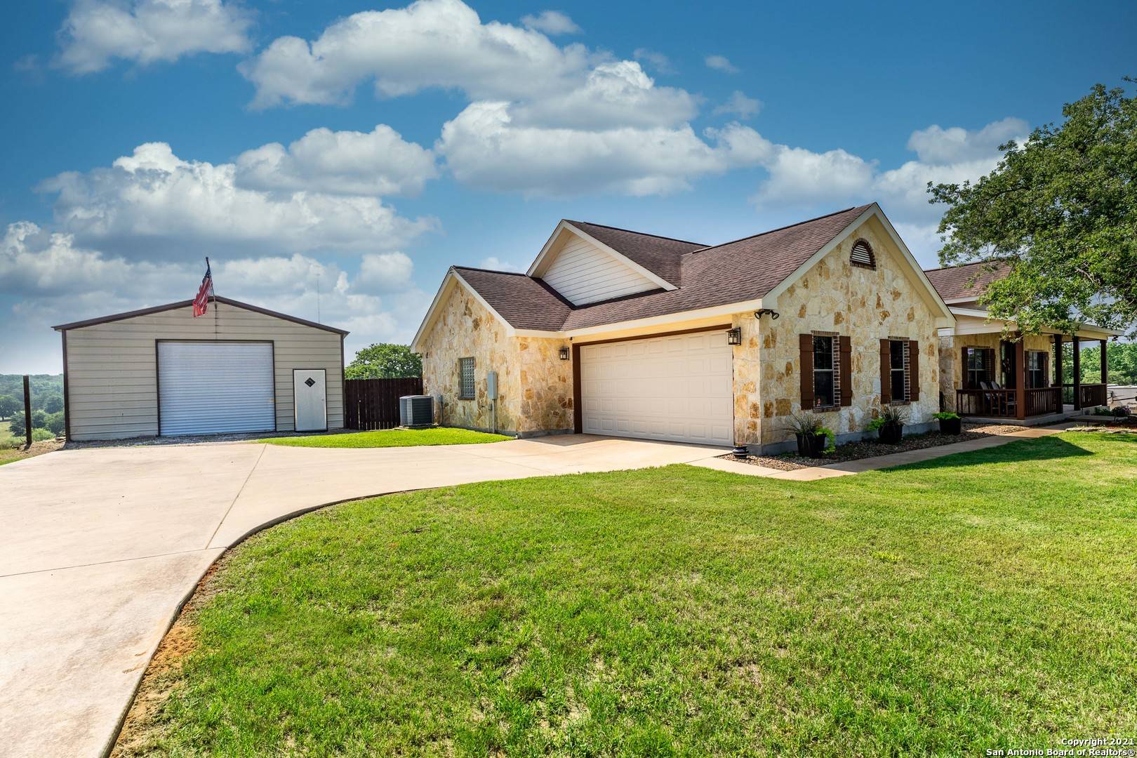 La Vernia, TX 78121-4728,1161 COUNTRY VIEW DR