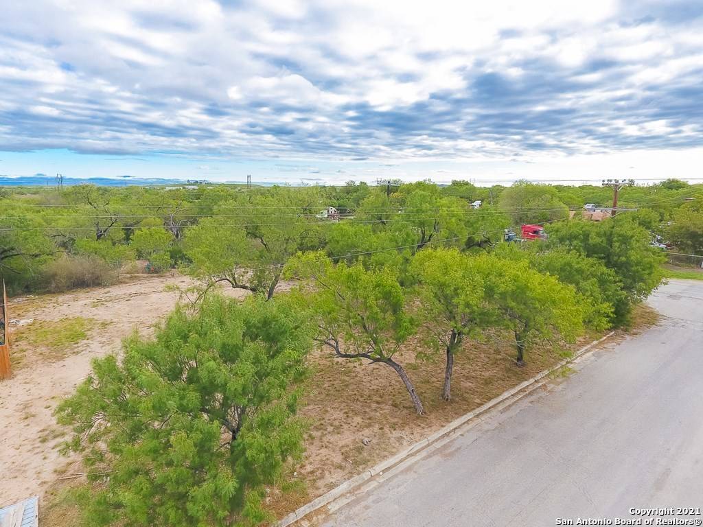 Uvalde, TX 78801,106 RIO GRANDE ST