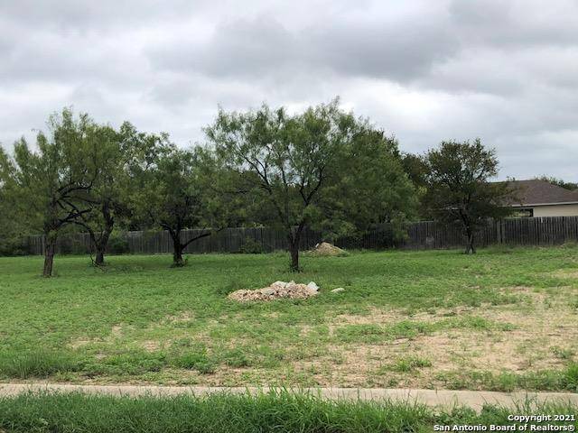 Uvalde, TX 78801,21 Rio Seco Drive