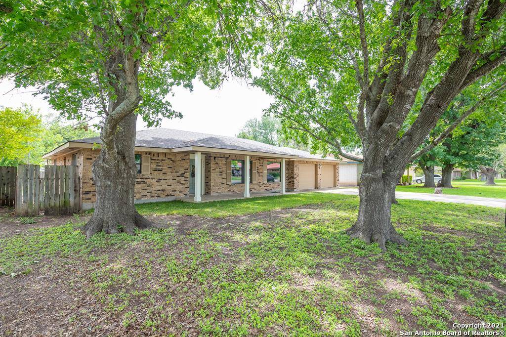 Uvalde, TX 78801,113 WILLIAM ST