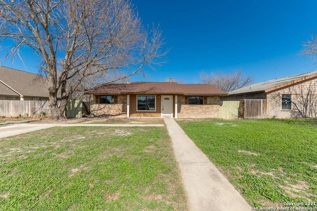 Uvalde, TX 78801,444 MELODY LN