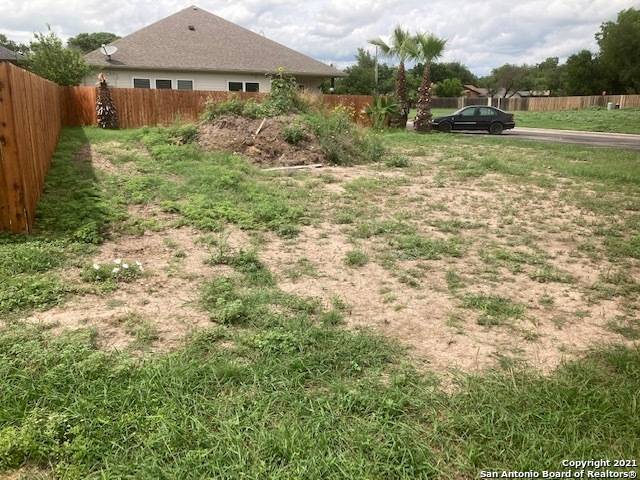 Uvalde, TX 78801,110 Sutton Place-Lot #10