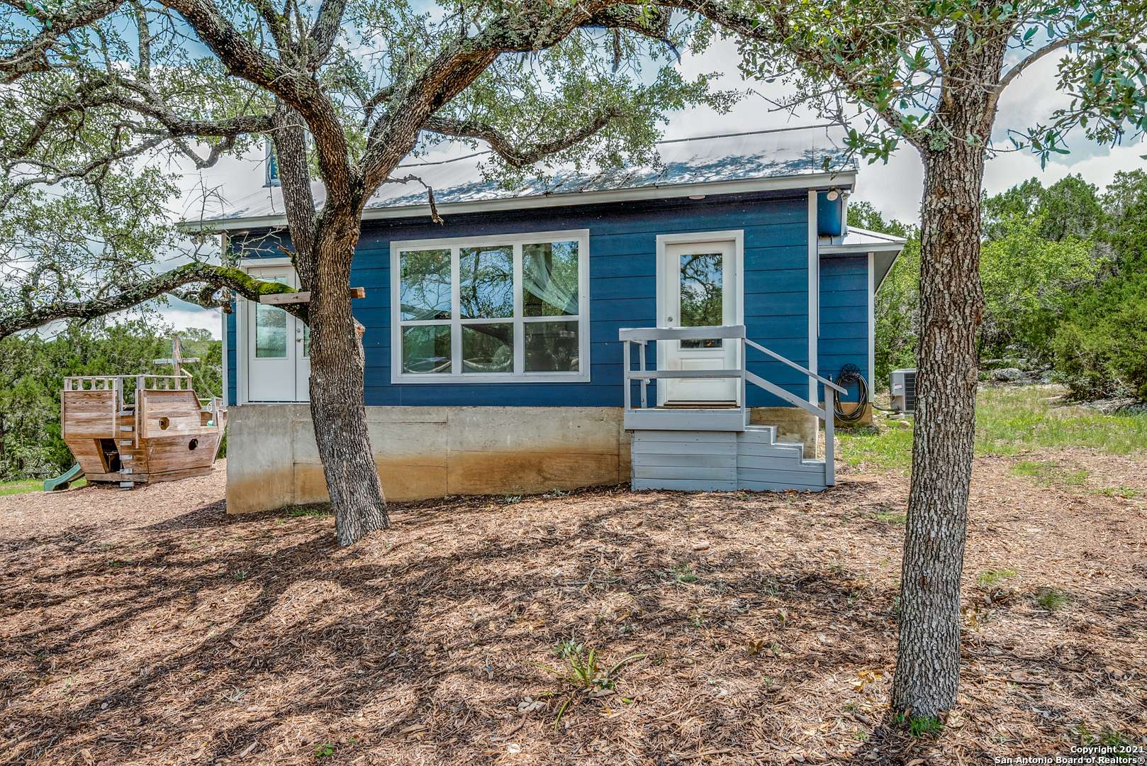 New Braunfels, TX 78132-2266,1335 HILLTOP OAKS