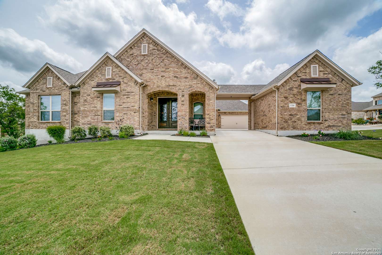 Castroville, TX 78009-3461,114 FLOWER MOUND