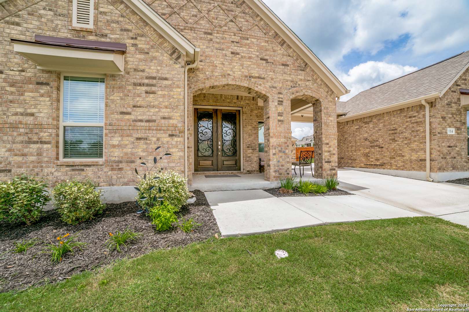 Castroville, TX 78009-3461,114 FLOWER MOUND