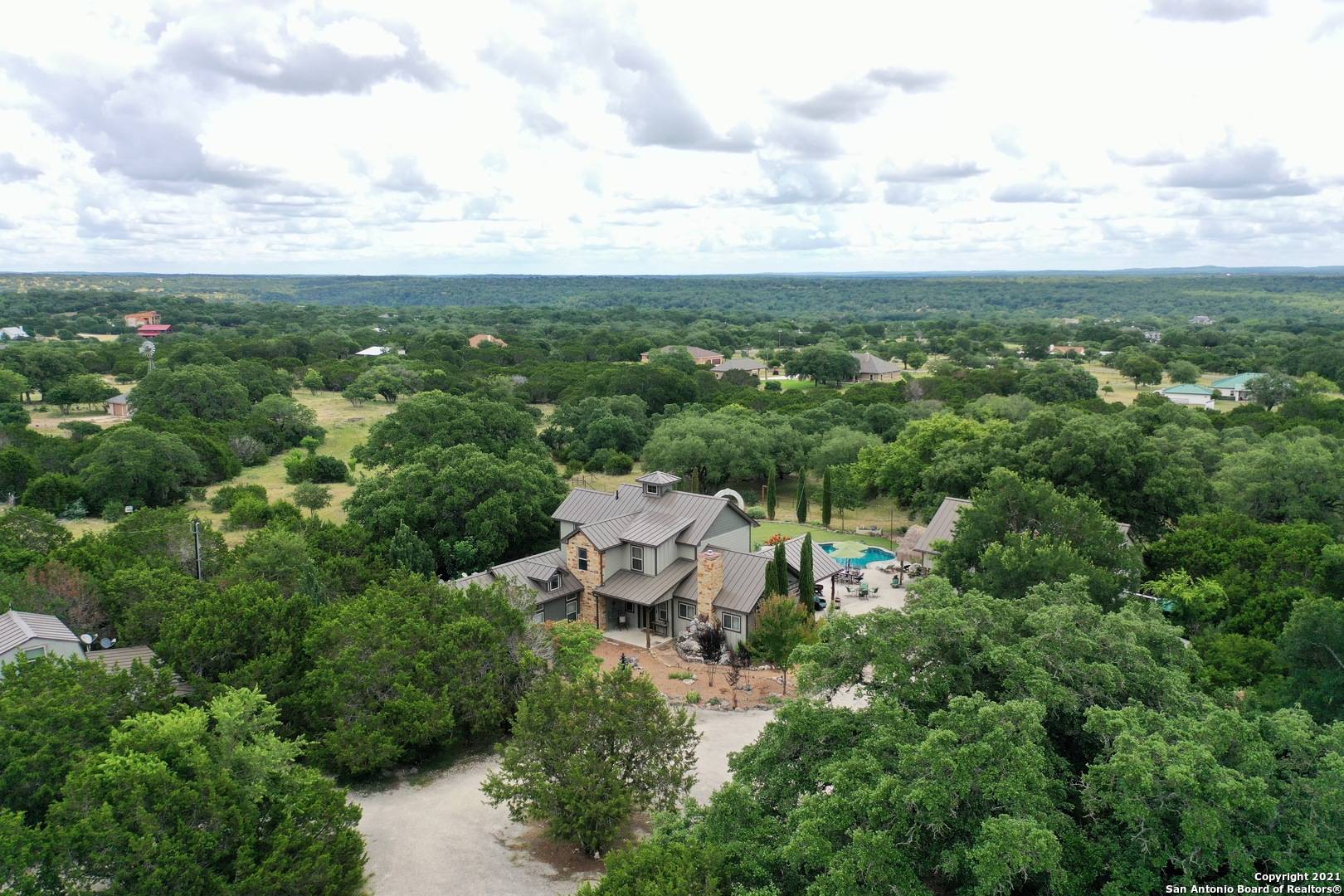 Boerne, TX 78006-7826,737 KREUTZBERG RD