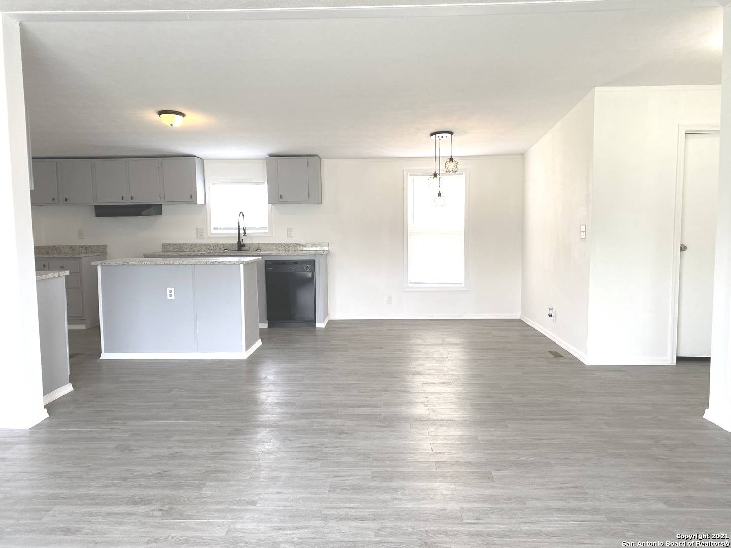 Castroville, TX 78009-1940,331 COUNTY ROAD 5633