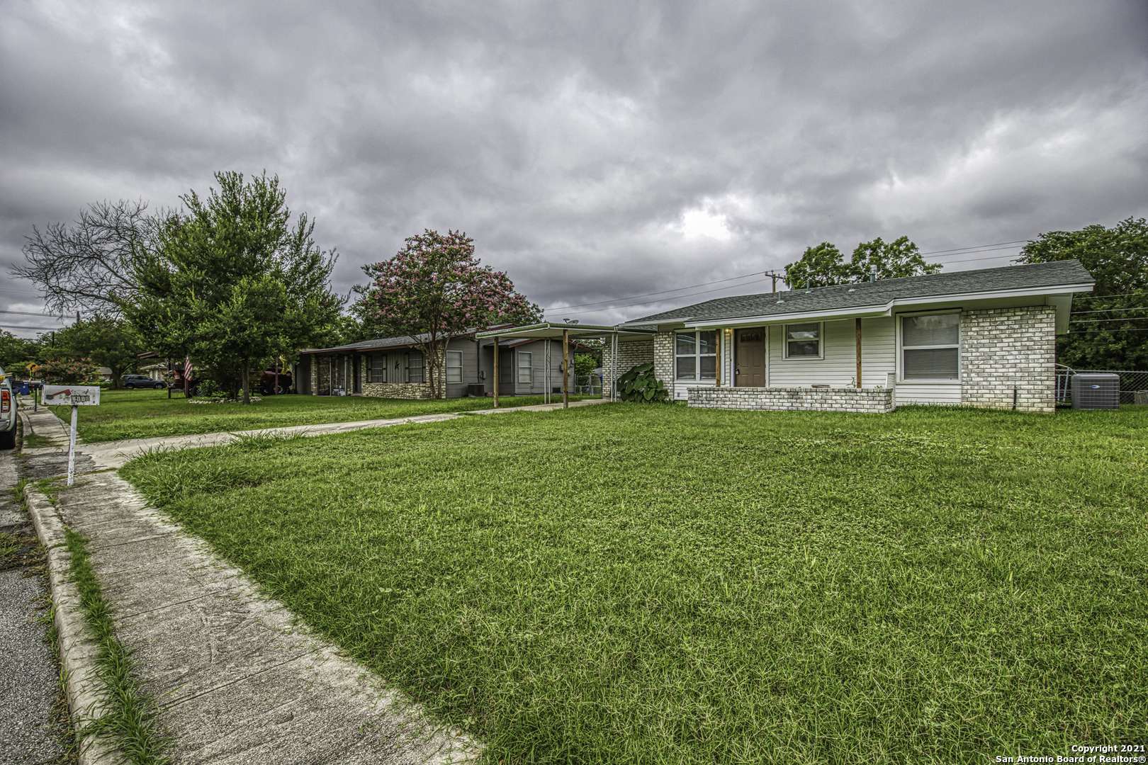 Kirby, TX 78219-1328,5119 HAPPINESS ST