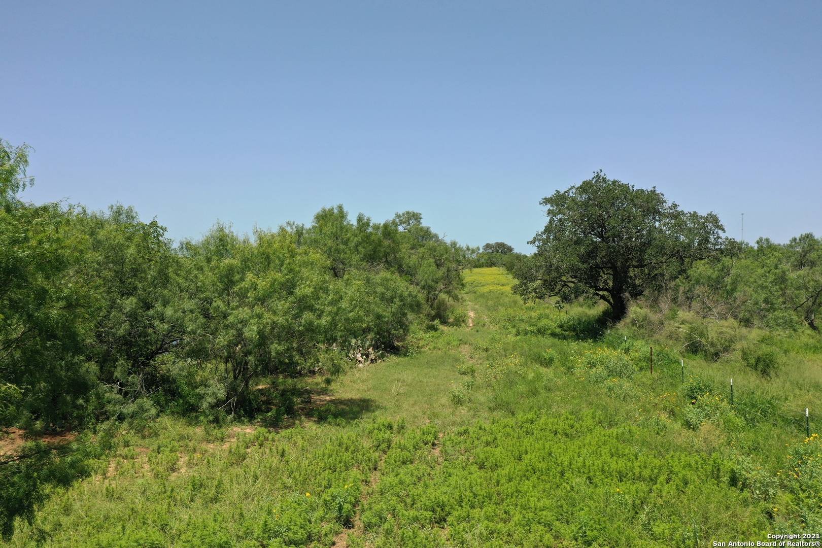 Devine, TX 78016,000 CR 7711