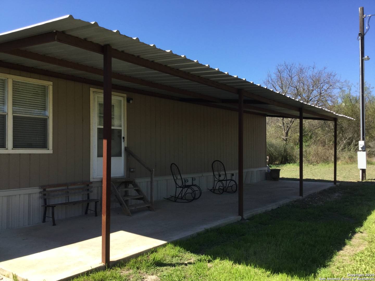 Castroville, TX 78009-2120,221 COUNTY ROAD 575