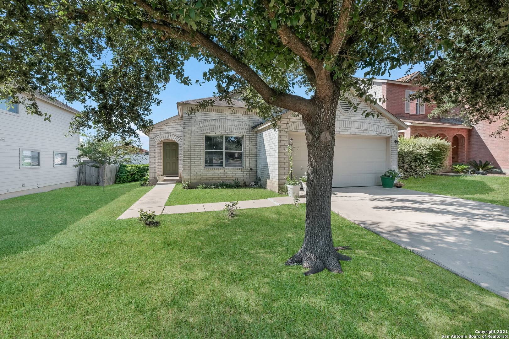 San Antonio, TX 78245-2925,9122 BLAZER PL