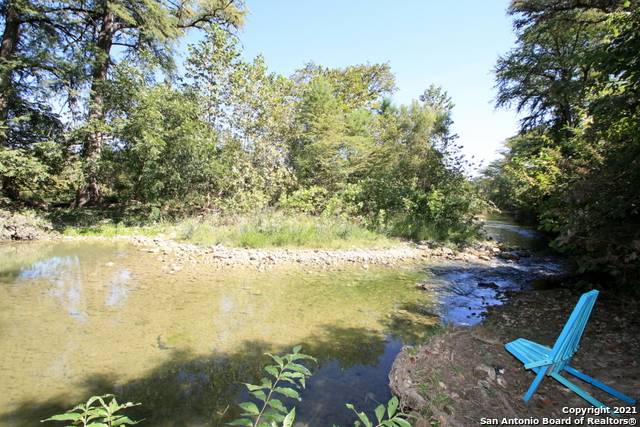 Bandera, TX 78003-4306,872 WHISPERING WINDS RD