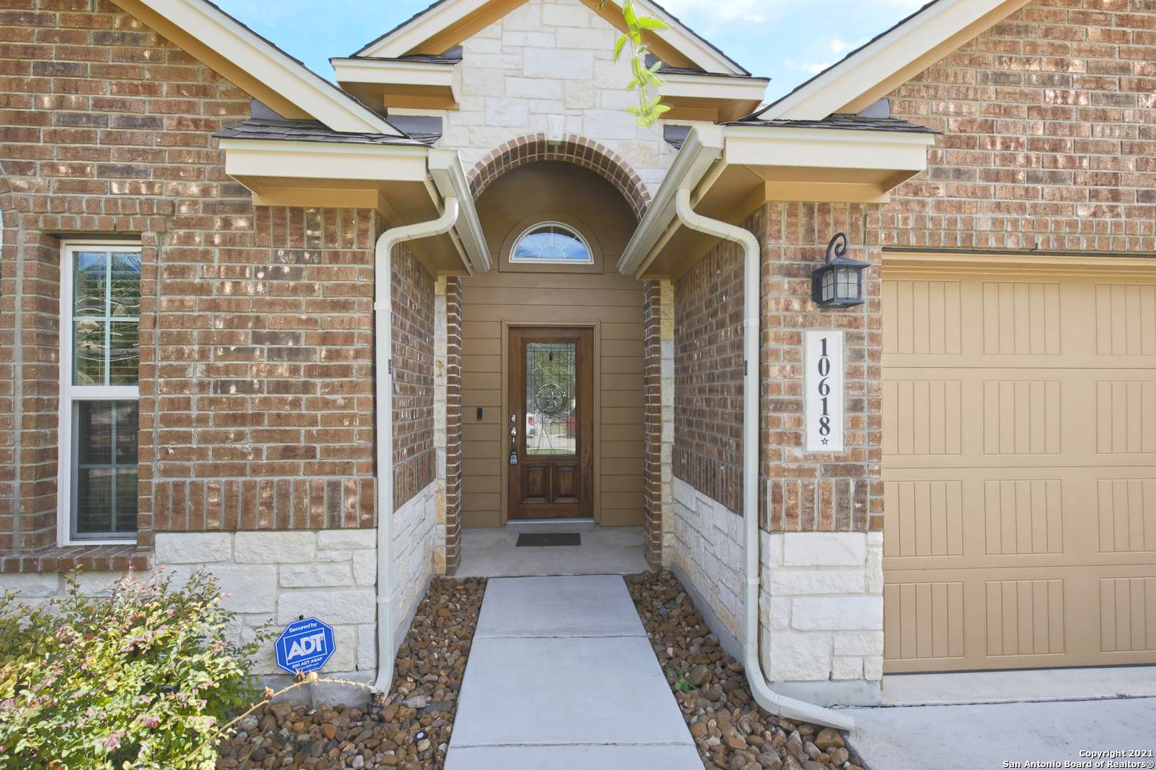 Helotes, TX 78023-4694,10618 LARCH GROVE CT