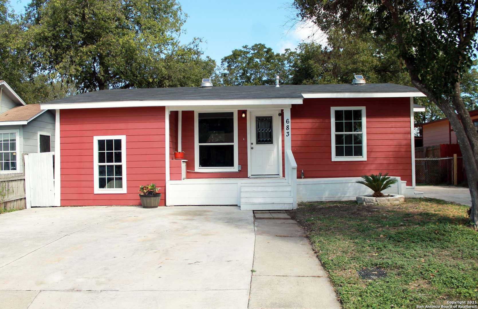 San Antonio, TX 78211-3455,683 MCLAUGHLIN AVE