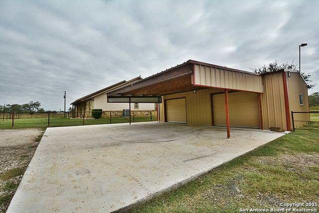 Jourdanton, TX 78026-5277,5663 FM 2146