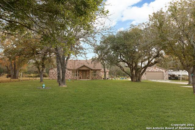 Floresville, TX 78114-9205,231 LONG CREEK DR