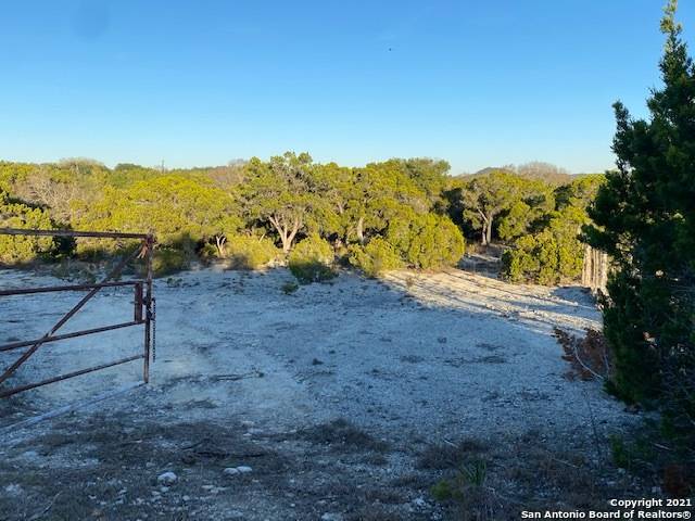 Pipe Creek, TX 78063,251 Deer Creek W
