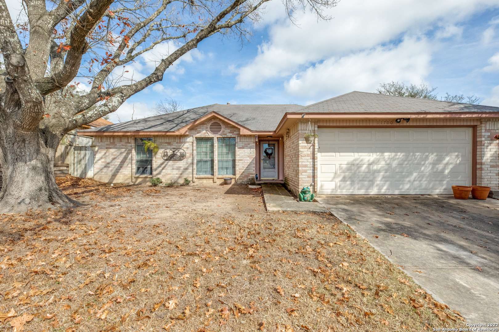 Live Oak, TX 78233-4361,11700 FOREST HOLLOW