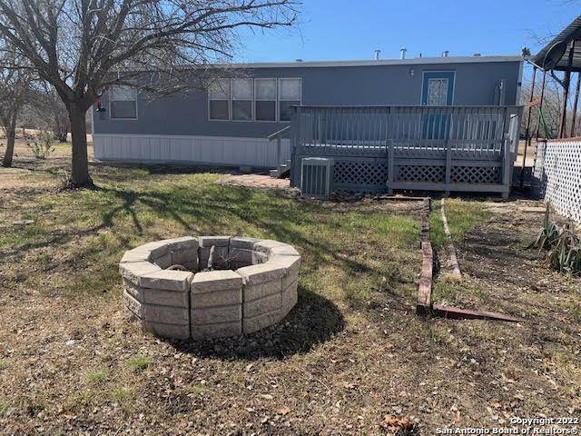 Castroville, TX 78009-1904,113 COUNTY ROAD 5631