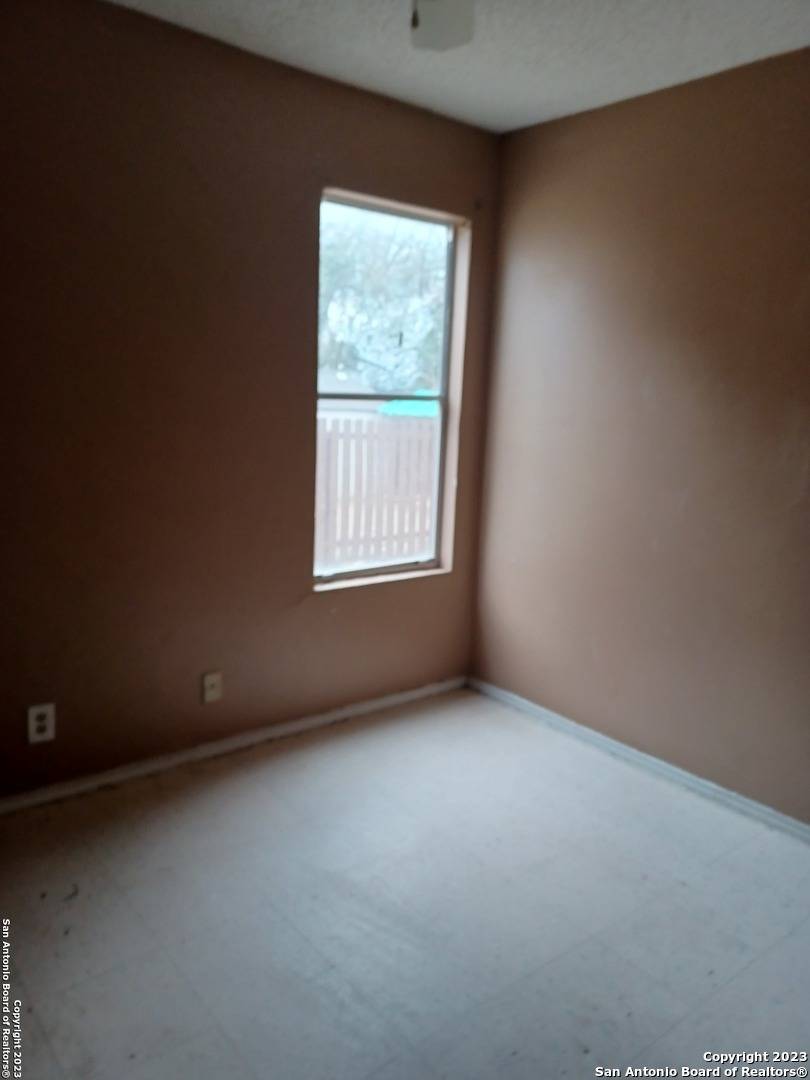 San Antonio, TX 78239-3565,7535 WINDSOR OAKS