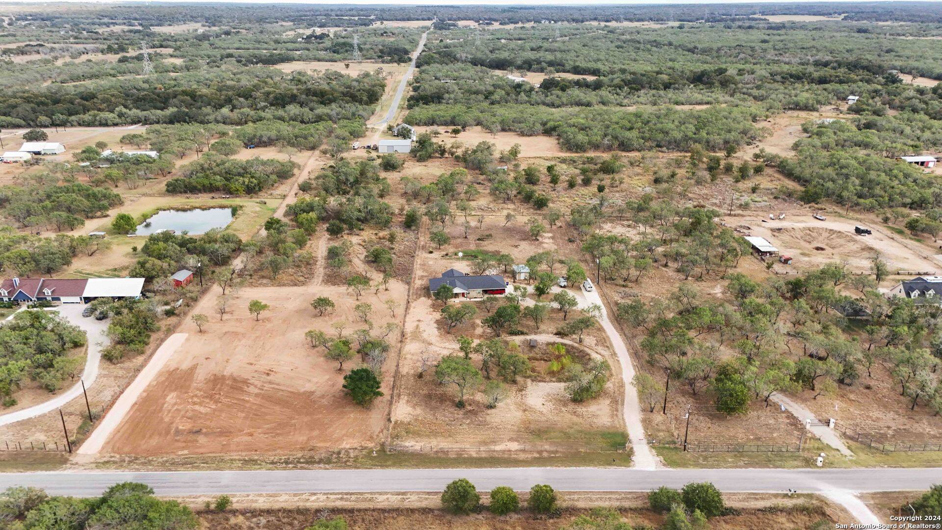 Seguin, TX 78155,705 RAWHIDE RD