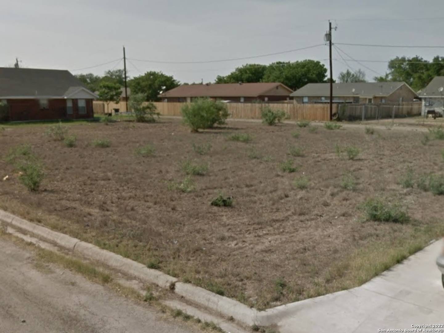 Uvalde, TX 78801,144 Brazos St