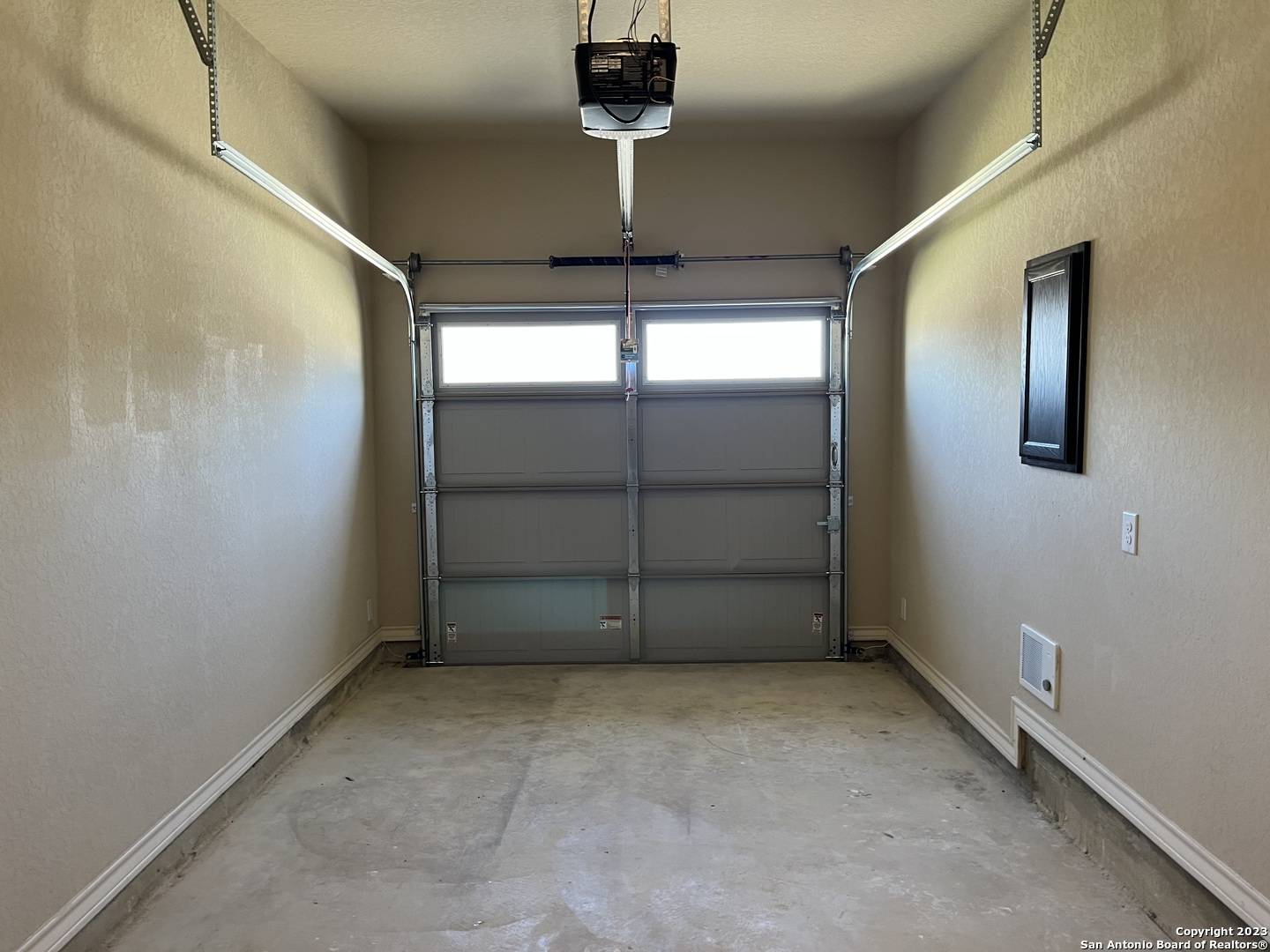 San Antonio, TX 78233,13903 Annas way