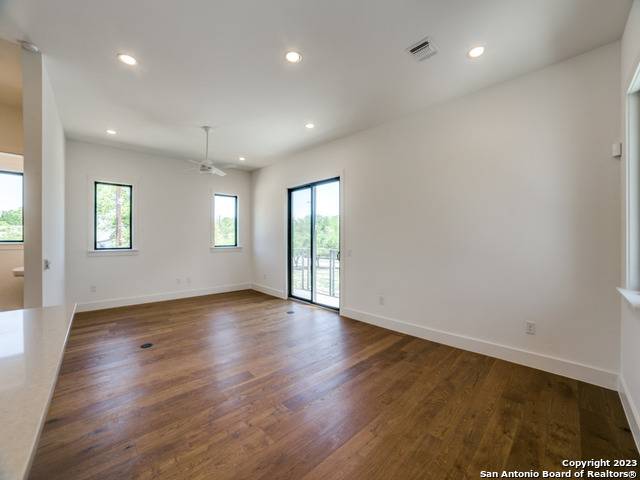 San Antonio, TX 78210-1469,1226 Presa St UNIT 400