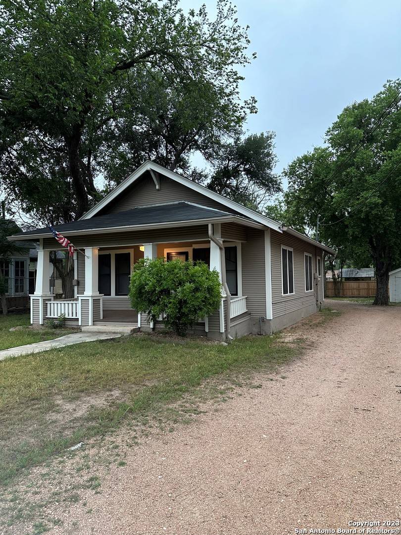 Kerrville, TX 78028,945 Barnett St